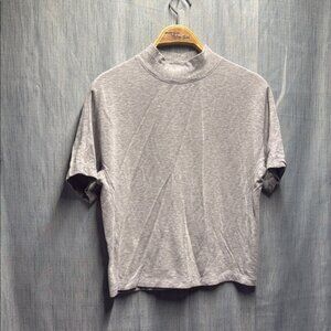 Kit and Ace gray short sleeve turtle neck style shirt size 8